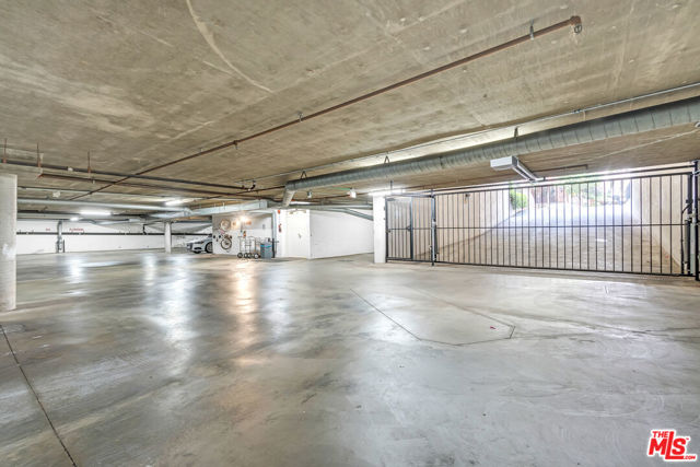 1370 Kelton Avenue, Los Angeles CA: https://media.crmls.org/mediaz/ecceebb3-8088-4cfe-b51d-d2c5d55078a7.jpg