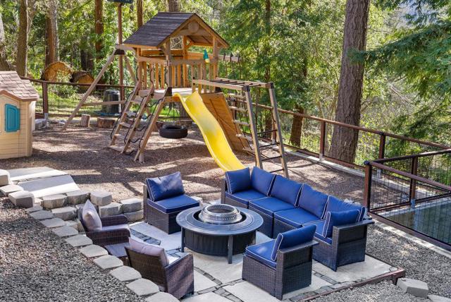 24 Terrace Way, Felton CA: https://media.crmls.org/mediaz/eccf884c-488d-4e41-bb59-8a6ba1f94900.jpg