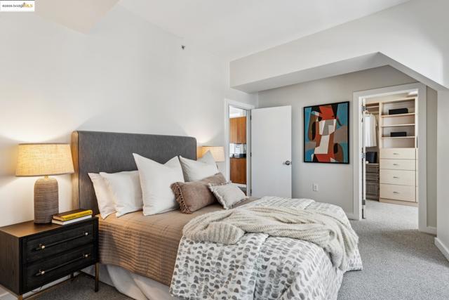 1615 Broadway, Oakland CA: https://media.crmls.org/mediaz/eccff3d5-85db-4315-9091-c70d32ac1f91.jpg