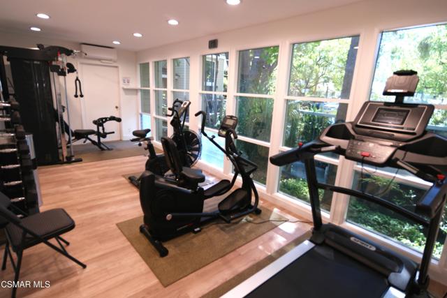 1228 S Westlake Boulevard, Westlake Village CA: https://media.crmls.org/mediaz/ecd005a2-0374-47fc-b0a9-9e81e7c810de.jpg