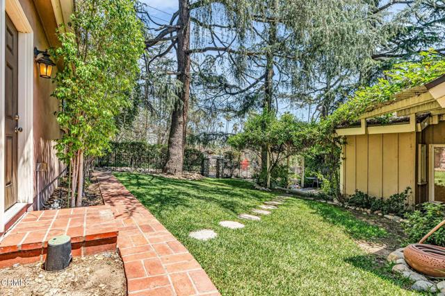 1313 E Palm Street, Altadena CA: https://media.crmls.org/mediaz/ecd08c5c-69c5-448f-9ce7-6e8c0856825b.jpg