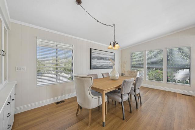 Detail Gallery Image 6 of 58 For 631 via Costa Rica, Vista,  CA 92081 - 2 Beds | 2 Baths