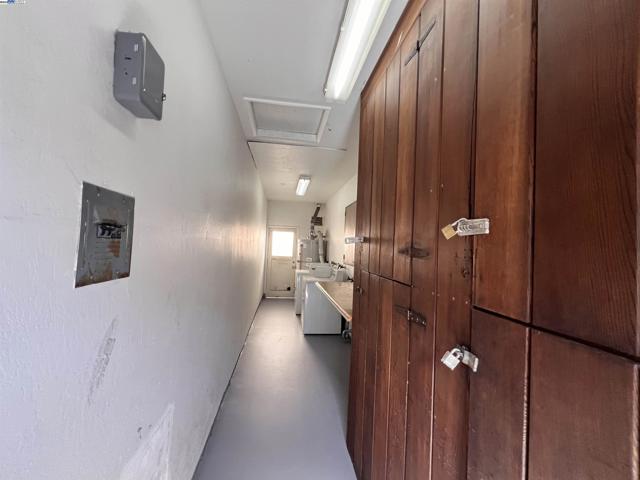 2119 94Th Ave, Oakland CA: https://media.crmls.org/mediaz/ecd1042e-39c5-4c52-85db-6a3c241fedf0.jpg