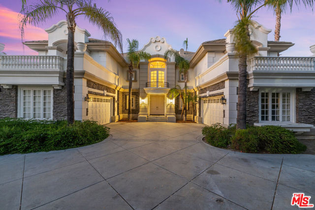 19016 Devonport Lane, Tarzana CA: https://media.crmls.org/mediaz/ecd1137e-0e00-47cb-bd1d-d1d8fb373aba.jpg