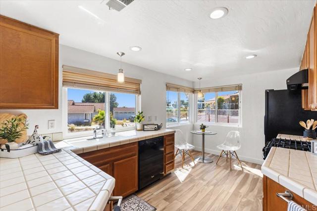 1435 Archwood Place, Escondido CA: https://media.crmls.org/mediaz/ecd12fe0-48b6-4755-bd7c-5f8d7d135afe.jpg