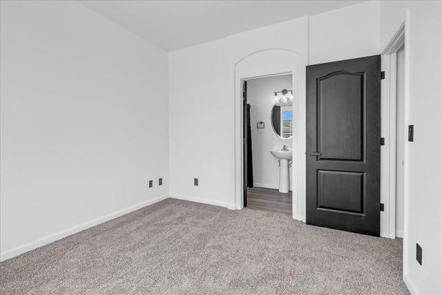 1233 Greenleaf Loop, Greenfield CA: https://media.crmls.org/mediaz/ecd18794-f2a3-4b0c-bd44-d842eb09bed1.jpg
