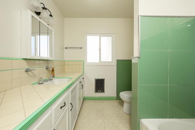 4662 4664 Bancroft, San Diego CA: https://media.crmls.org/mediaz/ecd2a336-8b7c-4a05-bab7-978bbc474b7c.jpg