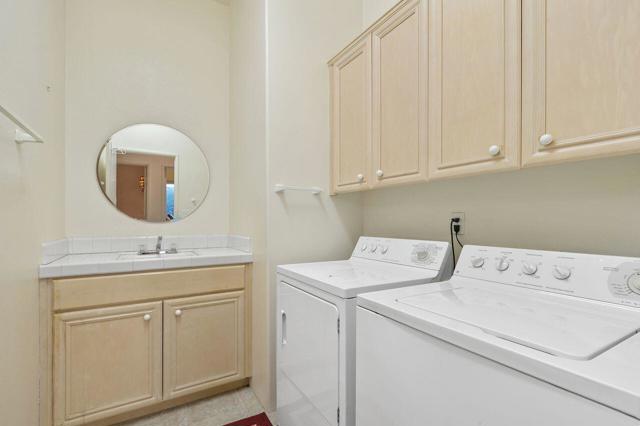 205 Kavenish Drive, Rancho Mirage CA: https://media.crmls.org/mediaz/ecd2d5a7-c5a6-4045-9ee4-9c7046ad2a4d.jpg