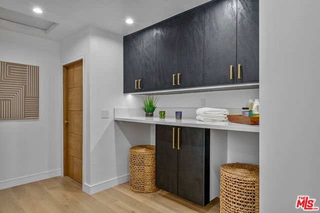 17624 Martha Street, Encino CA: https://media.crmls.org/mediaz/ecd307e8-d620-42dc-a5c0-87e63d28c83c.jpg