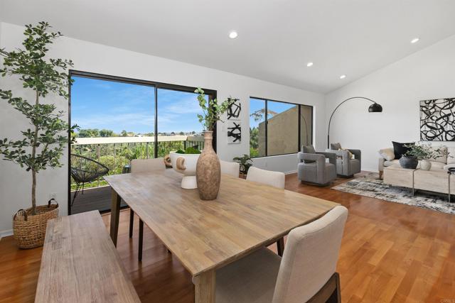 6635 Caminito Scioto, La Jolla CA: https://media.crmls.org/mediaz/ecd328ac-8d83-4490-b521-b3ce67dd47a4.jpg