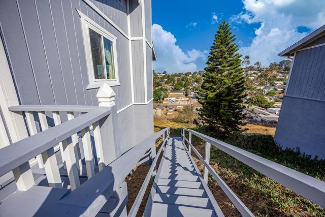 1180 Evelyn St, San Diego CA: https://media.crmls.org/mediaz/ecd4782d-984b-4a7f-9da9-0c3d54dfd24e.jpg