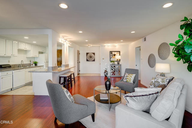 Detail Gallery Image 4 of 35 For 266 S Madison Ave #105,  Pasadena,  CA 91101 - 2 Beds | 2 Baths