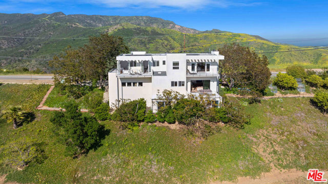 2727 Corral Canyon Road, Malibu CA: https://media.crmls.org/mediaz/ecd4e7e2-57a5-4d92-b565-1d08d52aaff8.jpg