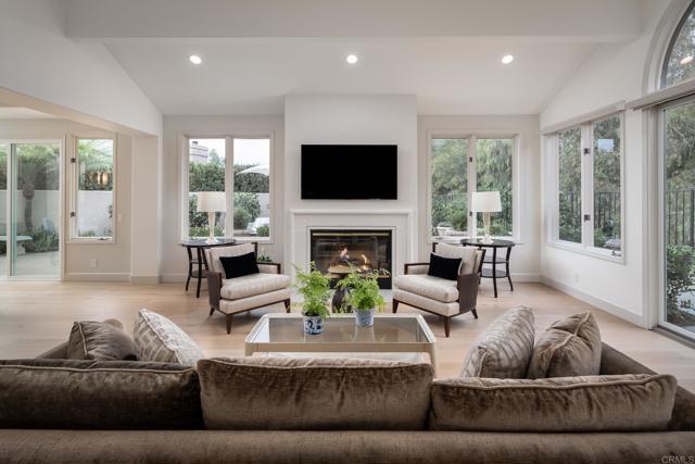 15491 Pimlico Corte, Rancho Santa Fe CA: https://media.crmls.org/mediaz/ecd5606b-aac3-4710-9005-0f23d97de07d.jpg