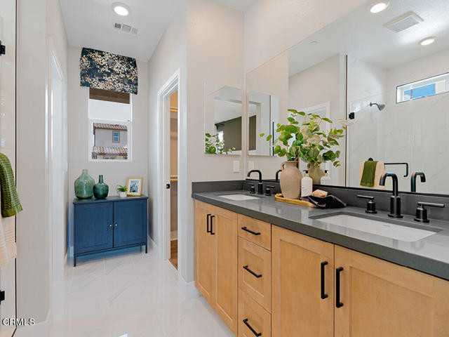 Detail Gallery Image 3 of 23 For 204 Citron Ave, Piru,  CA 93040 - 3 Beds | 3 Baths