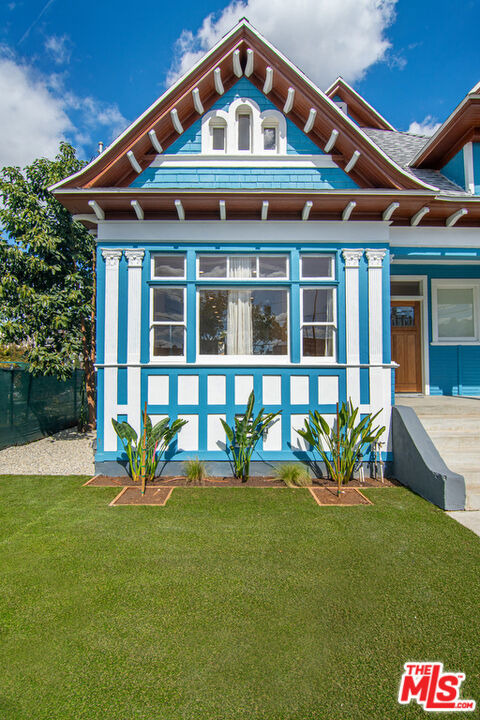 2507 E 1st Street, Los Angeles CA: https://media.crmls.org/mediaz/ecd647dd-3a3d-461a-a96e-107eb4df72fd.jpg
