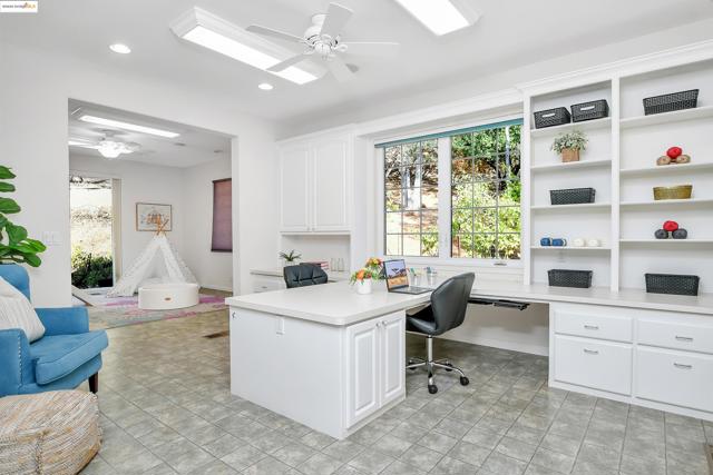 16096 Parkridge Ave, Sonora CA: https://media.crmls.org/mediaz/ecd65361-00f6-446f-b5cd-8c97daa00495.jpg