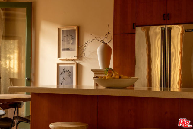 416 Carroll Canal, Venice CA: https://media.crmls.org/mediaz/ecd704ff-c897-4356-a8b5-b7a844935384.jpg