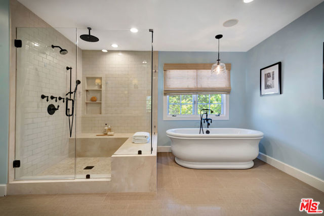 14071 Roblar Road, Sherman Oaks CA: https://media.crmls.org/mediaz/ecd79648-93bc-4398-9f9a-a83aa9421878.jpg