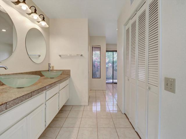 35738 Calle Montigo, Cathedral City CA: https://media.crmls.org/mediaz/ecd8f0e5-2124-45bc-85d6-94888c703f16.jpg