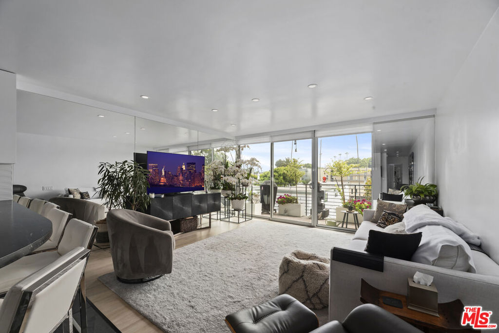 520 Strand Street #6