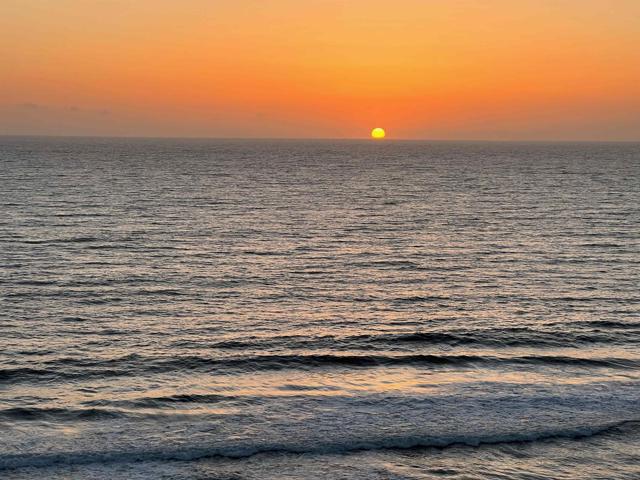 940 Sealane Dr, Encinitas CA: https://media.crmls.org/mediaz/ecd97a79-086c-4ced-99fe-704bab775012.jpg