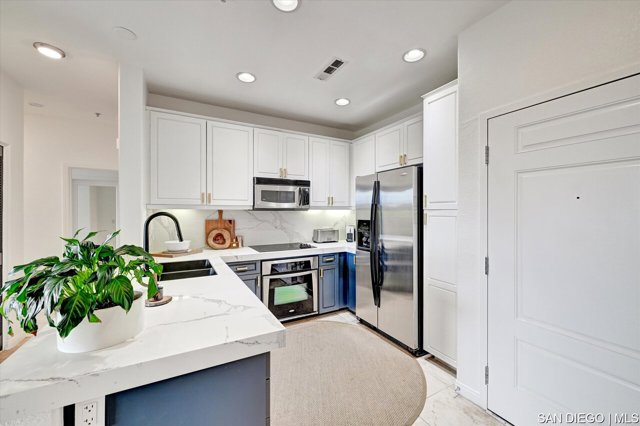 3877 Pell PL, San Diego CA: https://media.crmls.org/mediaz/ecd98db6-415d-4d0e-8b60-e868f0f291c6.jpg