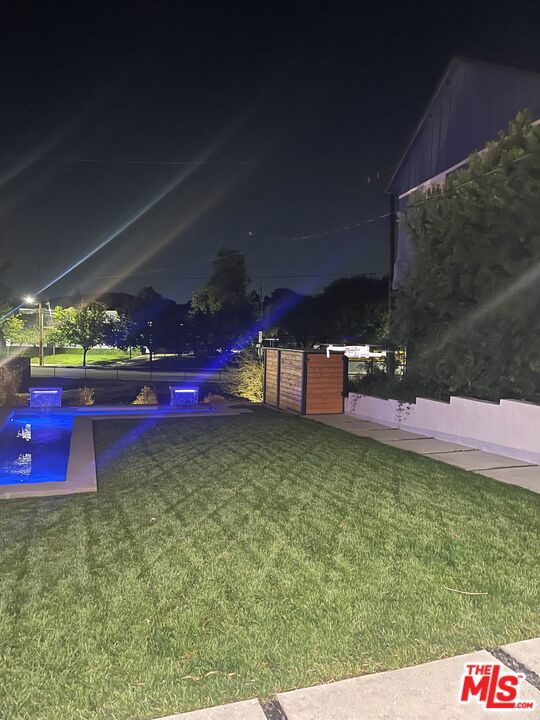 https://media.crmls.org/mediaz/ecd9ddb5-650b-4440-b63f-c7c94870f767.jpg?preset=X-Large