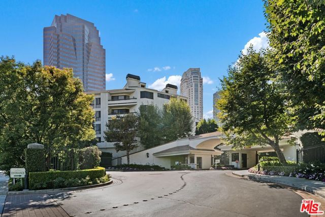 2132 Century Park Lane, Los Angeles CA: https://media.crmls.org/mediaz/ecda38ce-7666-4dad-880e-c011168c3db2.jpg