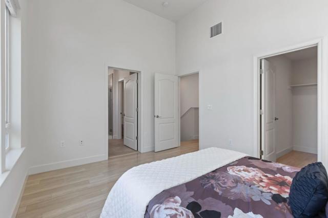 178 Llano De Los Robles Avenue, San Jose CA: https://media.crmls.org/mediaz/ecda6752-d054-4e5a-b8fa-d0159a2273ef.jpg