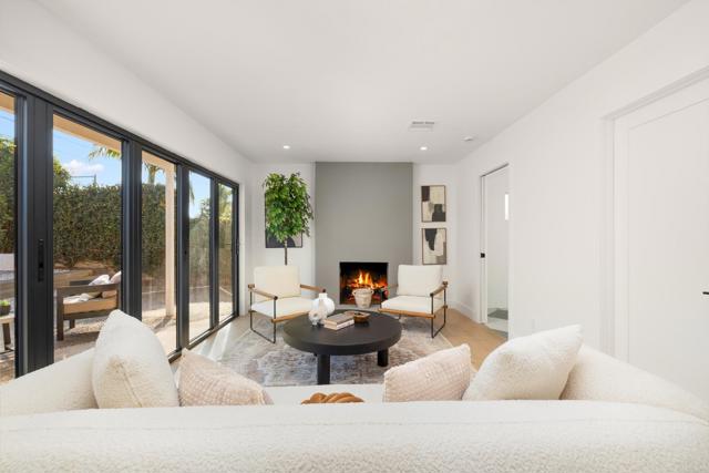 Detail Gallery Image 13 of 35 For 21792 Kaneohe Ln, Huntington Beach,  CA 92646 - 5 Beds | 2/1 Baths