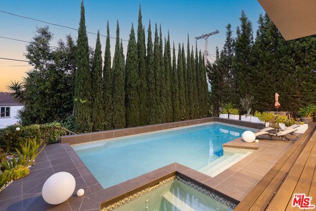 1256 Beverly Green Drive, Beverly Hills CA: https://media.crmls.org/mediaz/ecdb0c18-9d77-4225-964c-705799965642.jpg