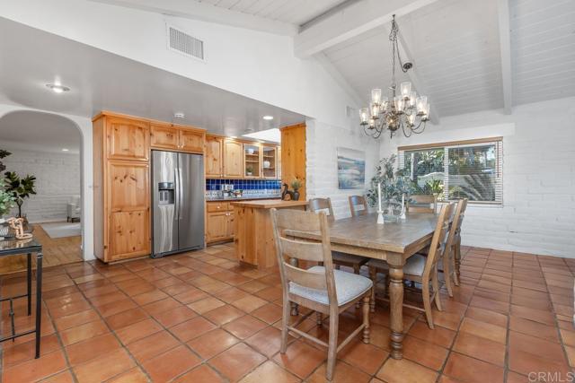 2873 Verda Avenue, Escondido CA: https://media.crmls.org/mediaz/ecdb4959-a8b2-4b2b-b0a5-057d0b194a2e.jpg