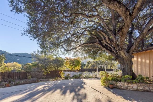 9805 Carmel Valley Road, Carmel CA: https://media.crmls.org/mediaz/ecdbc951-9e87-4825-bc59-2ae47c36feb9.jpg
