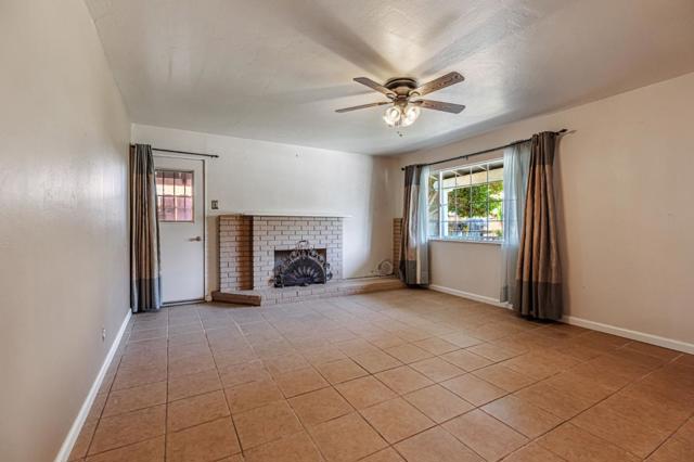263 Maple Street, Hollister CA: https://media.crmls.org/mediaz/ecdbea9b-a776-4612-b0a8-15014fe02a68.jpg