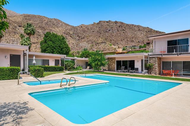 500 W Arenas Road, Palm Springs CA: https://media.crmls.org/mediaz/ecdcb17b-1e26-4576-9331-ac6ce8bd15cd.jpg