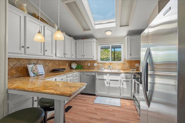 501 Moorpark Way, Mountain View CA: https://media.crmls.org/mediaz/ecdceccc-e792-4858-a586-9eae6ef125b2.jpg