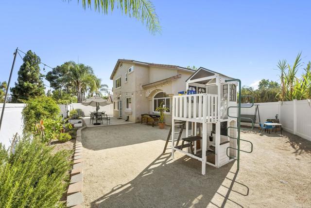 4867 Seascape Drive, Oceanside CA: https://media.crmls.org/mediaz/ecde308c-b104-4df7-9db0-84ad2975a24c.jpg