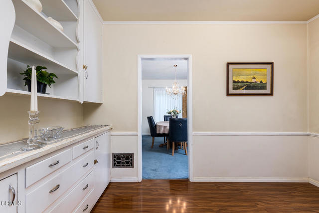 250 S Berkeley Avenue, Pasadena CA: https://media.crmls.org/mediaz/ecdec0bc-4b4d-4772-90c0-76423b363778.jpg