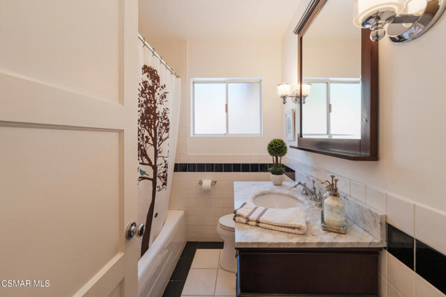 6120 Zelzah Avenue, Encino CA: https://media.crmls.org/mediaz/ecdf1101-eee2-418c-9bae-f9cf6a6596b1.jpg