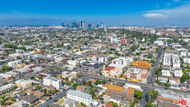 1408 35th Street, Los Angeles, California 90018, 4 Bedrooms Bedrooms, ,2 BathroomsBathrooms,Single Family Residence,For Sale,35th,24426749