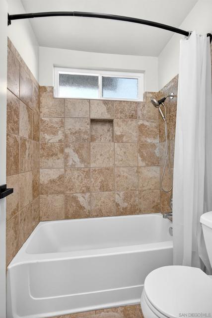 Image 20 of 26 For 1461 Autumn Woods Pl.