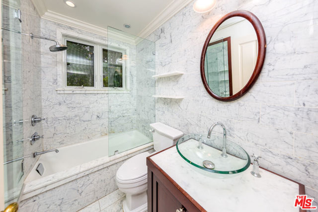1290 Sunset Plaza Drive, Los Angeles CA: https://media.crmls.org/mediaz/ece04437-870c-4851-91a7-66a87f537ca3.jpg