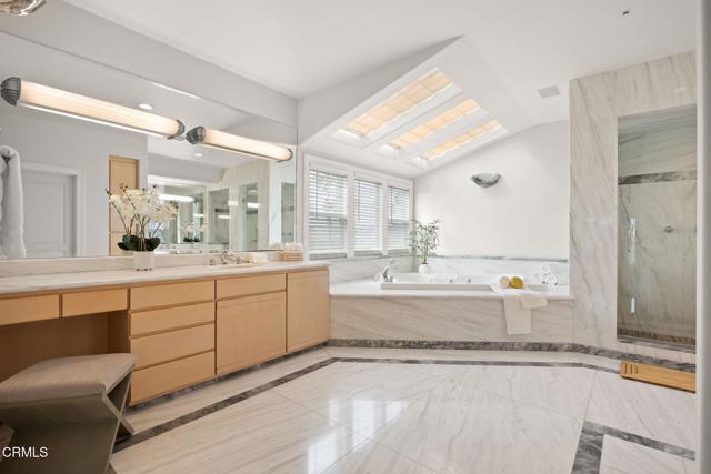 3097 Bayshore Avenue, Ventura CA: https://media.crmls.org/mediaz/ece1601d-1211-4514-be58-7898c830ffd7.jpg