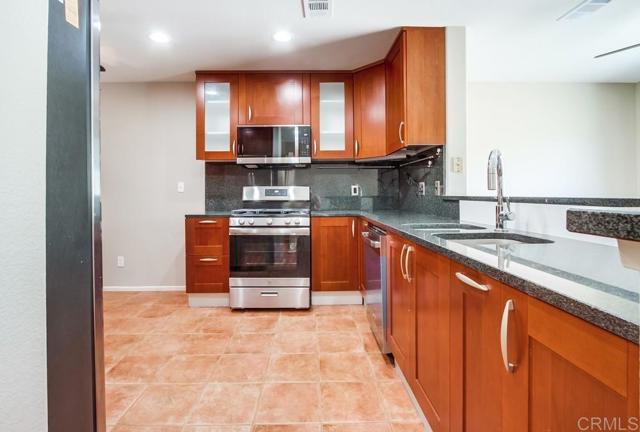 4620 Los Alamos Way, Oceanside CA: https://media.crmls.org/mediaz/ece17632-7828-4a65-a398-ac79c727f7eb.jpg