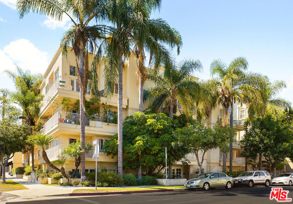 435 Arnaz Drive #104