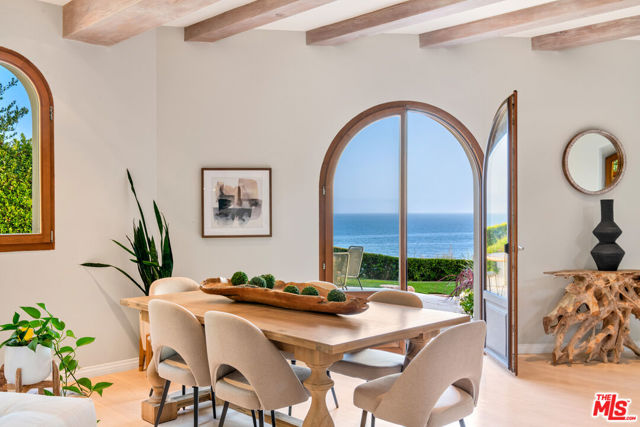 32804 Pacific Coast Highway, Malibu CA: https://media.crmls.org/mediaz/ece1f5e0-27ac-472d-bc90-b7a93bfd464c.jpg