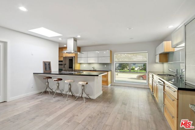 15539 Hamner Drive, Los Angeles CA: https://media.crmls.org/mediaz/ece21969-69f8-4baa-9fa1-af1636db6b88.jpg