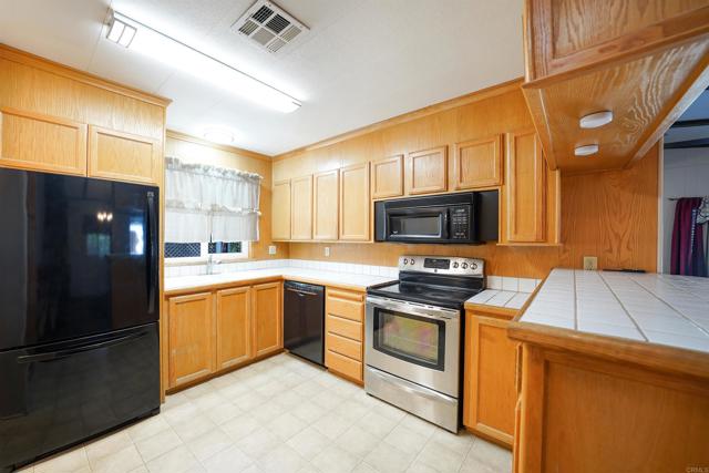 Detail Gallery Image 8 of 20 For 1212 H St Spc 110,  Ramona,  CA 92065 - 2 Beds | 2 Baths