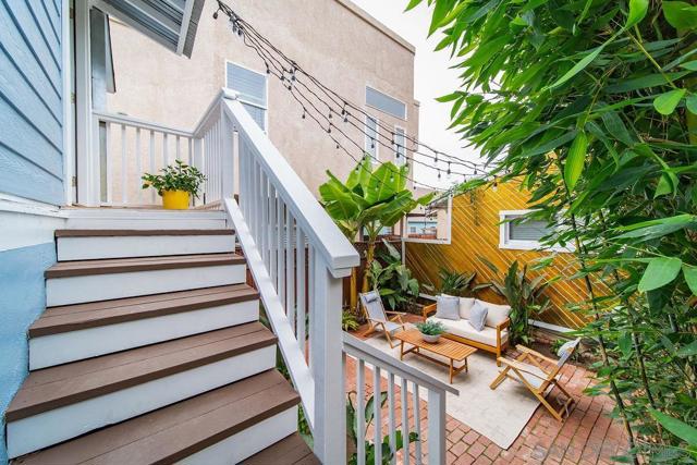 453 Westbourne St, La Jolla CA: https://media.crmls.org/mediaz/ece2c735-4497-4d2a-9e93-dd10886d2964.jpg